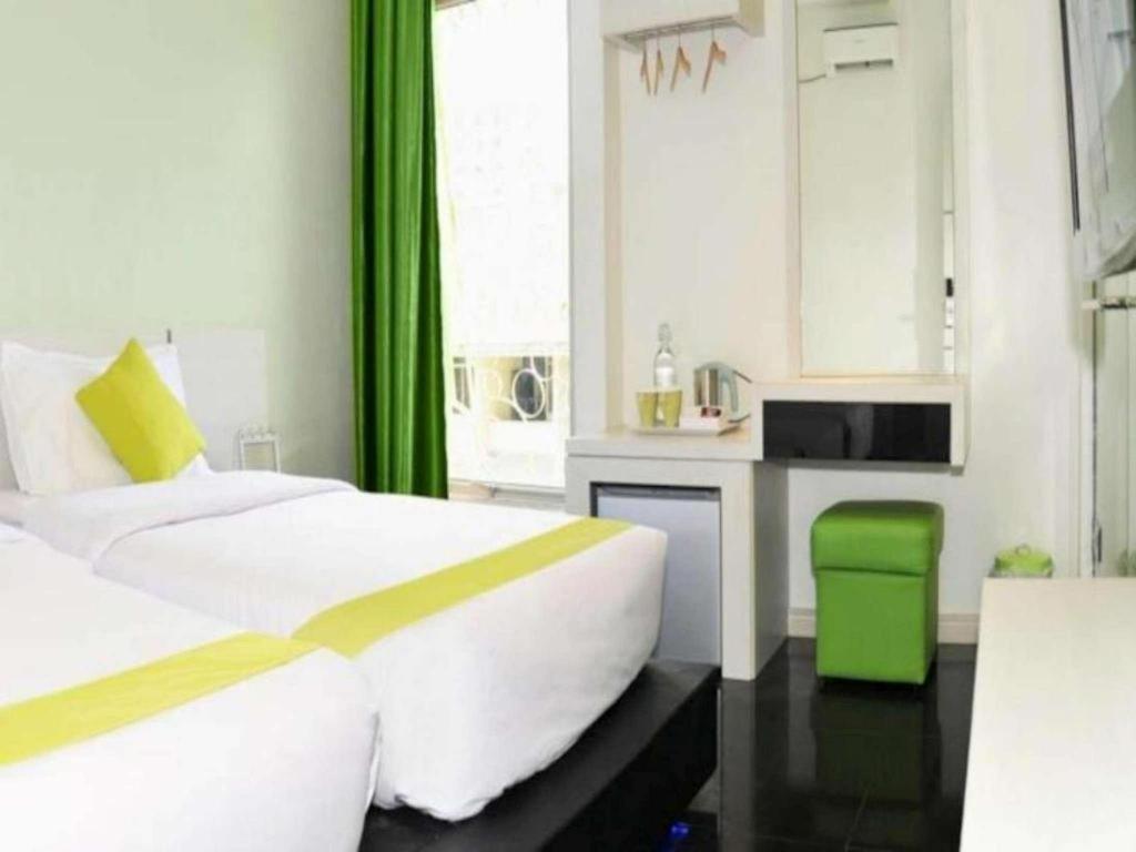 Ace Hotel Batam Нагоя Экстерьер фото
