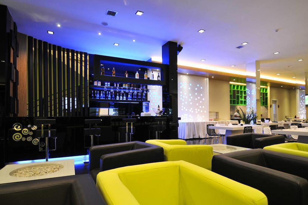 Ace Hotel Batam Нагоя Экстерьер фото