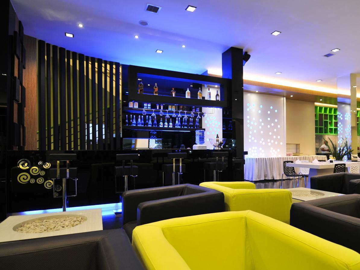 Ace Hotel Batam Нагоя Экстерьер фото