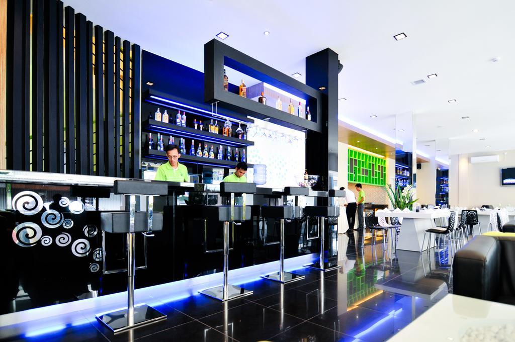 Ace Hotel Batam Нагоя Экстерьер фото